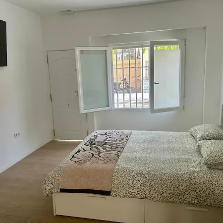 شقة Excellent Renovated House Close To The