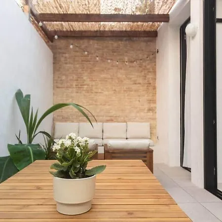 ⭐️new⭐️ Patio A House . Walk To Beach, Port & Met فالنسيا