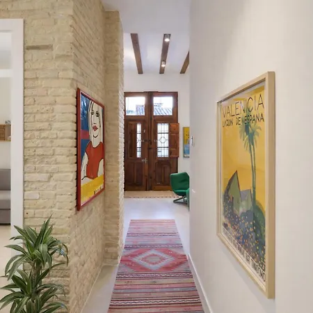 公寓 Walk - 20 Min - Beautiful Private Patio 瓦伦西亚
