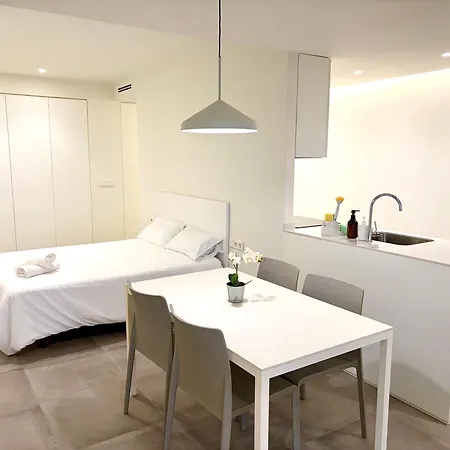 Convenient Near Nou Mestalla & Metro Appartement