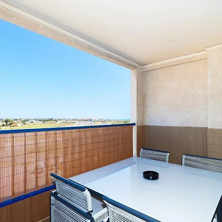 Guestready - Beachside With Pool شقة