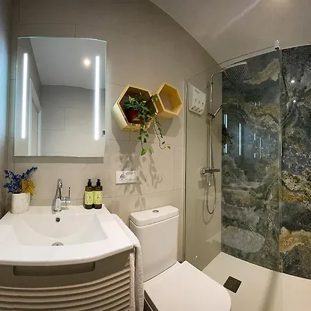 2br With Courtyard & Pool, Arenas Casa Brisa
