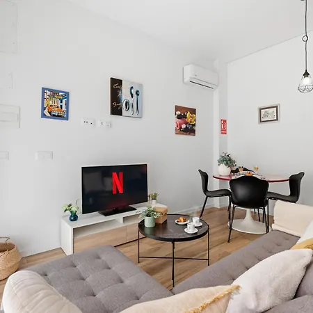Loft Luminoso, Adaptado, Smart Tv, Ac, 2 Pax شقة