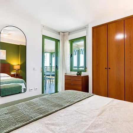 50 Meters From The Beach, With A Pool And Balcony فالنسيا
