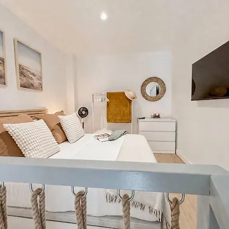 شقة Modern Loft Near Roig Arena