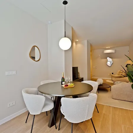 Saristays Luxe Style L * فالنسيا