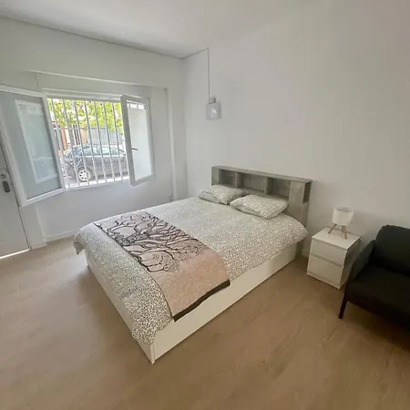 Excellent Renovated House Close To The شقة فالنسيا