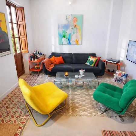 Walk - 20 Min - Beautiful Private Patio *