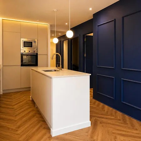 CASA FLORIT - Ático de Lujo con Terraza de 185 m2 - Para 6 Viajeros Apartamento