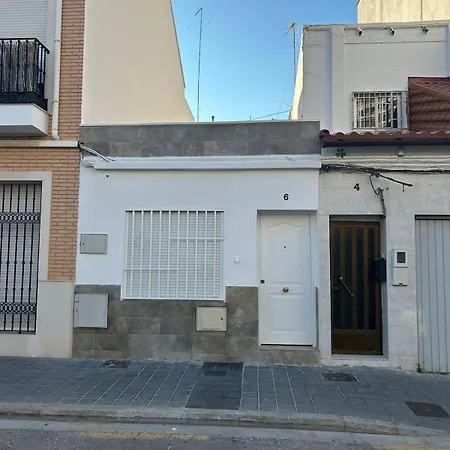 Excellent Renovated House Close To The شقة فالنسيا