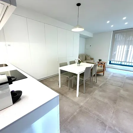 Relaxing 1br Near Nou Mestalla & Metro شقة