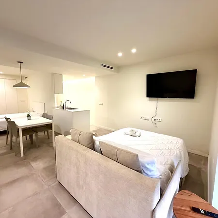 Convenient Near Nou Mestalla & Metro * Valencia