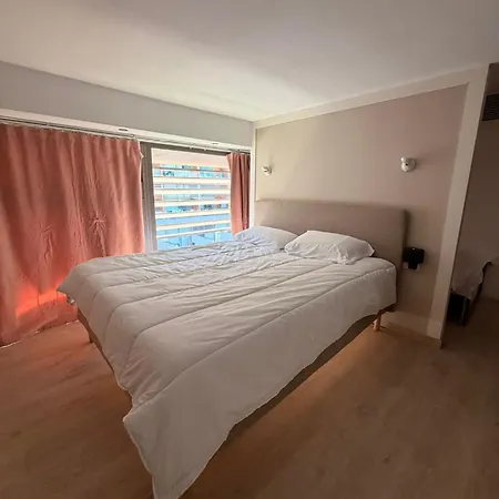 Con Piscina En Apartamento
