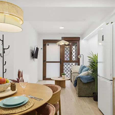 Moderno Loft, Adaptado, Smart Tv, Ac, 3pax, * Valence