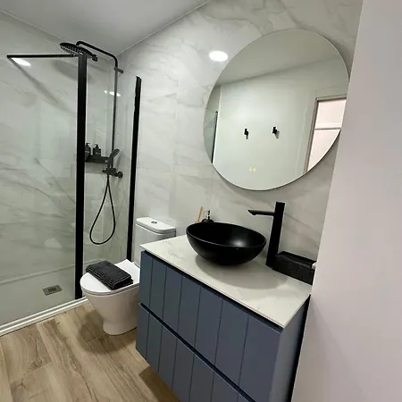 Piso Elegante En Calle Ripalda - Barrio Del Carmen شقة *