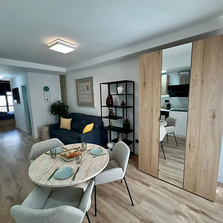 Апартаменты Piso Elegante En Calle Ripalda - Barrio Del Carmen *