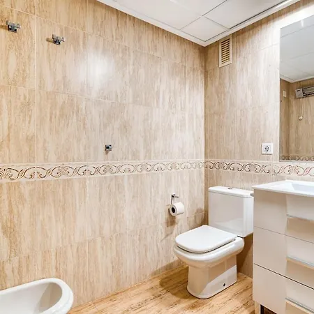 شقة 50 Meters From The Beach, With A Pool And Balcony فالنسيا