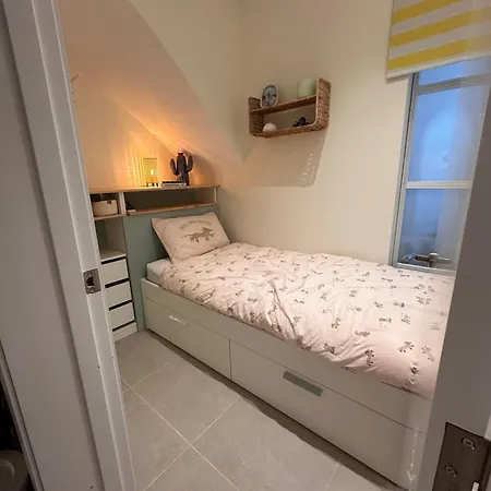 Walk - 20 Min - Beautiful Private Patio شقة *