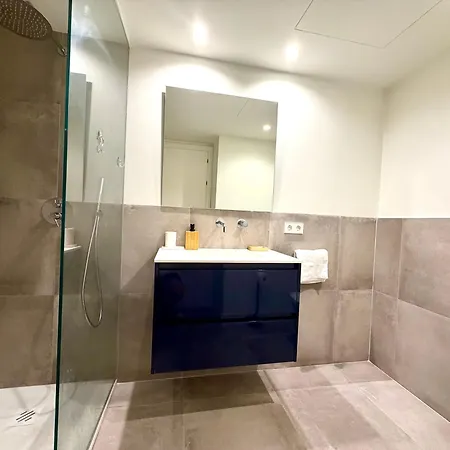Convenient Near Nou Mestalla & Metro * Valencia