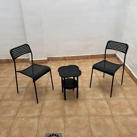 Excellent Renovated House Close To The فالنسيا