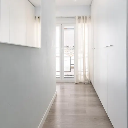 Apartup Market Corner Valencia