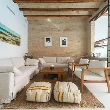 アパート ⭐️new⭐️ Patio A House . Walk To Beach, Port & Met バレンシア