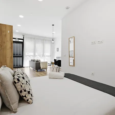 Apartment Loft Luminoso, Adaptado, Smart Tv, Ac, 2 Pax
