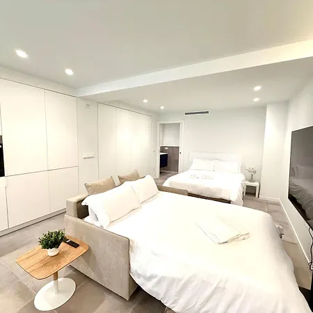 Modern Near Nou Mestalla & Metro *