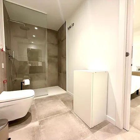 Modern Near Nou Mestalla & Metro شقة