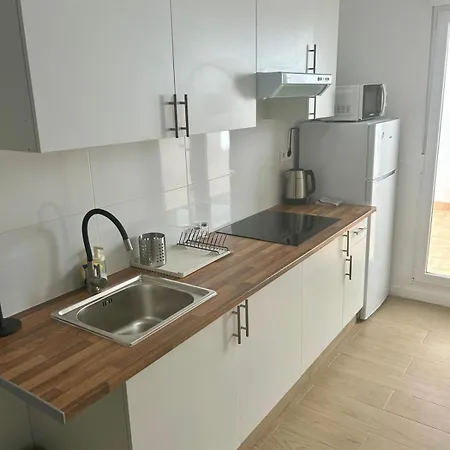 شقة Excellent Renovated House Close To The *