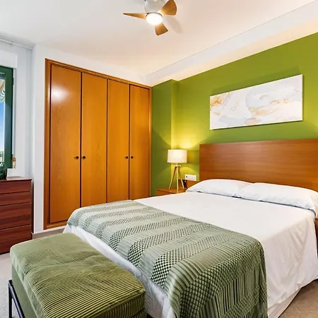 50 Meters From The Beach, With A Pool And Balcony فالنسيا