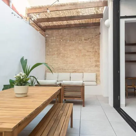 ⭐️new⭐️ Patio A House . Walk To Beach, Port & Met فالنسيا