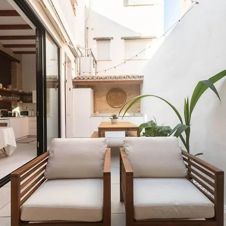 شقة ⭐️new⭐️ Patio A House . Walk To Beach, Port & Met فالنسيا