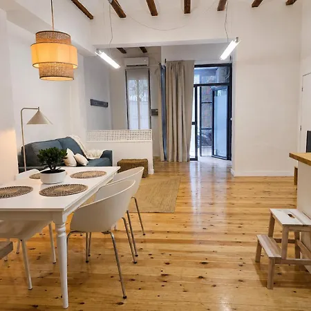 Апартаменты Casa Florit - Serranos Towers - 4 Guests - Old Town