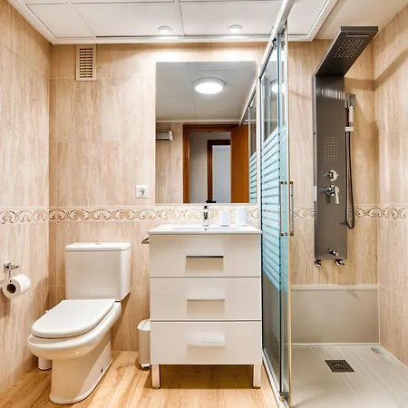 50 Meters From The Beach, With A Pool And Balcony فالنسيا