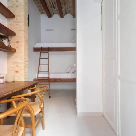 شقة ⭐️new⭐️ Patio A House . Walk To Beach, Port & Met