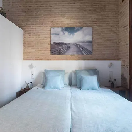 ⭐️new⭐️ Patio A House . Walk To Beach, Port & Met