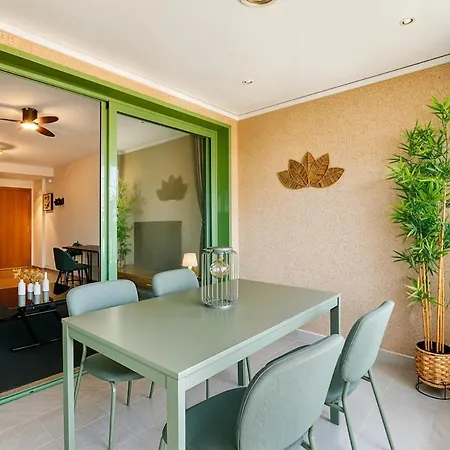 50 Meters From The Beach, With A Pool And Balcony شقة فالنسيا