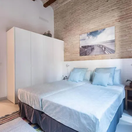 شقة ⭐️new⭐️ Patio A House . Walk To Beach, Port & Met *
