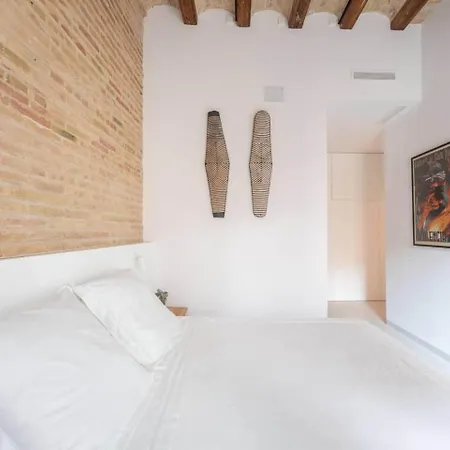 ⭐️new⭐️ Patio A House . Walk To Beach, Port & Met فالنسيا