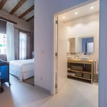 ⭐️new⭐️ Patio A House . Walk To Beach, Port & Met *