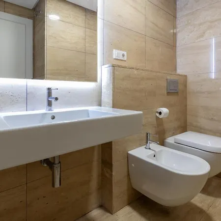 Apartup Colon Attic Center *
