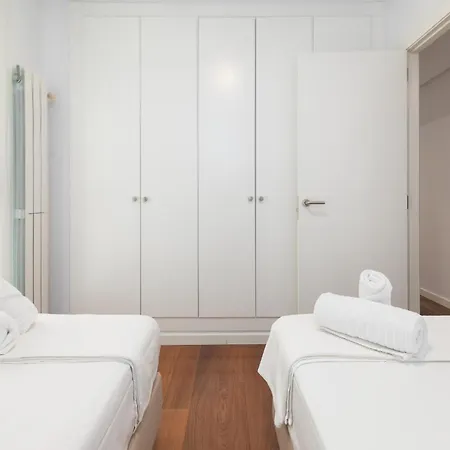 Apartup Colon Attic Center