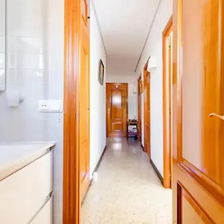 Alquilo Doble Con Aire Acondicionado, Nevera Y Bano Privado