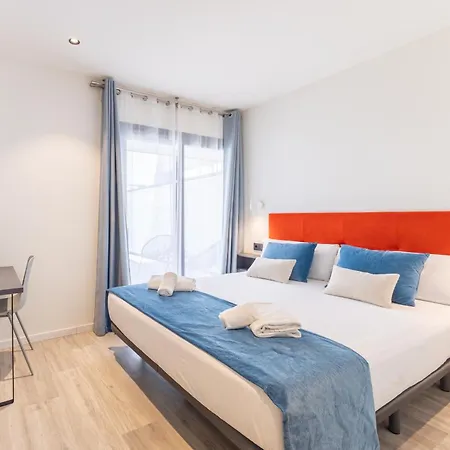 Hotell Az Hqtel Arena 3*