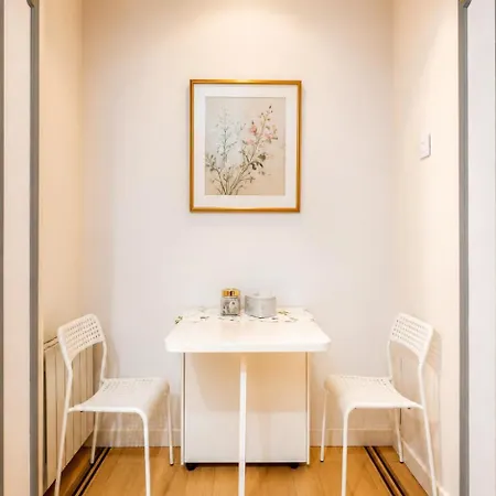 Propiedad Premium De 4 Con Terrazas Privadas En Gran Via Valencia-ac, Wifi, Ubicacion Perfecta Bed & Breakfast *