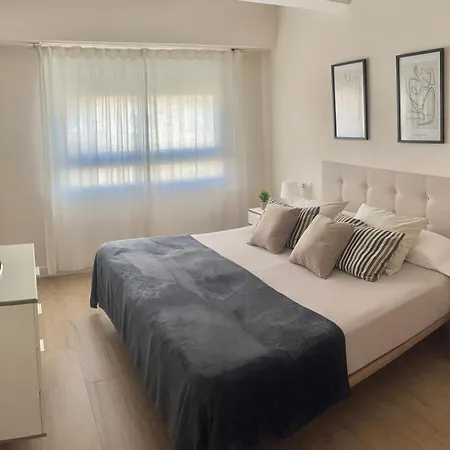 Family Ave Joaquin Sorolla & Centro Apartment