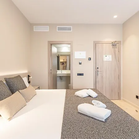 Hotel Hq Arena 3*