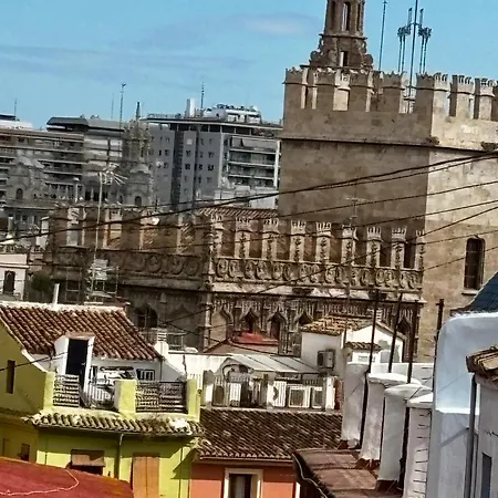 Atico Abuhardillado En El Centro Historico De 公寓 *
