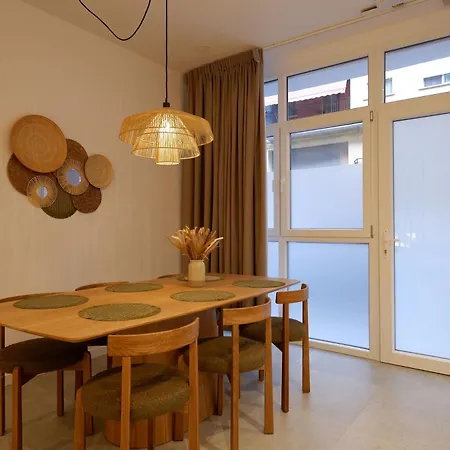 דירה Milos Cozy, Family-friendly In Patraix *